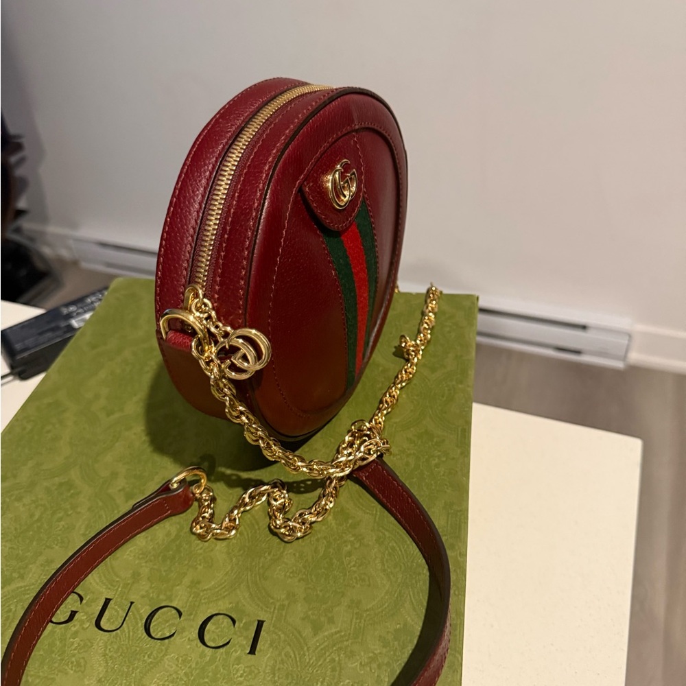 Gucci Burgundy Round Crossbody Bag with Gold Chain - Picture 3 of 7